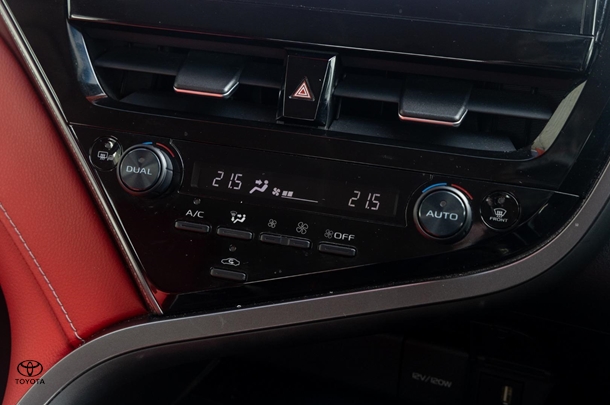 2021 Toyota Camry Hybrid SX image 16