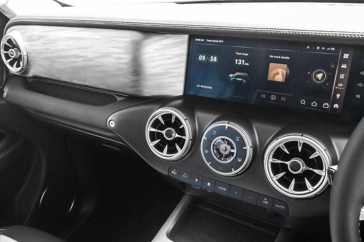 2025 GWM Tank 300 Ultra Hybrid Auto 4x4 image 18