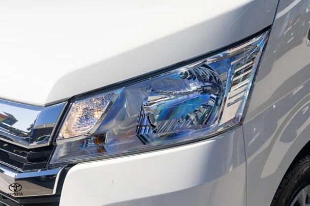 2022 Toyota HIACE LWB image 20