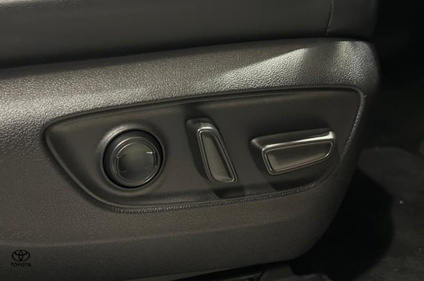 2022 Toyota Landcruiser Sahara image 20