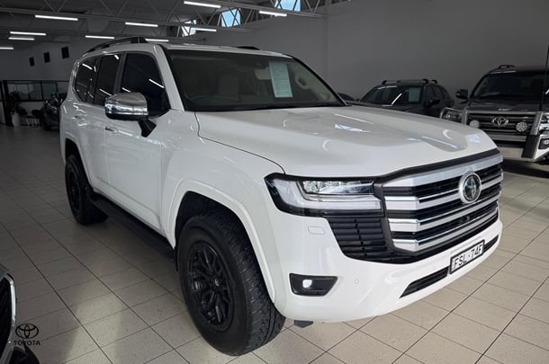 2022 Toyota Landcruiser Sahara image 4
