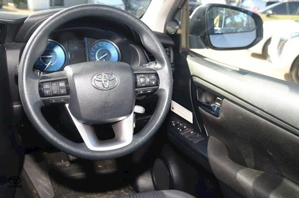 2022 Toyota Fortuner GX image 7
