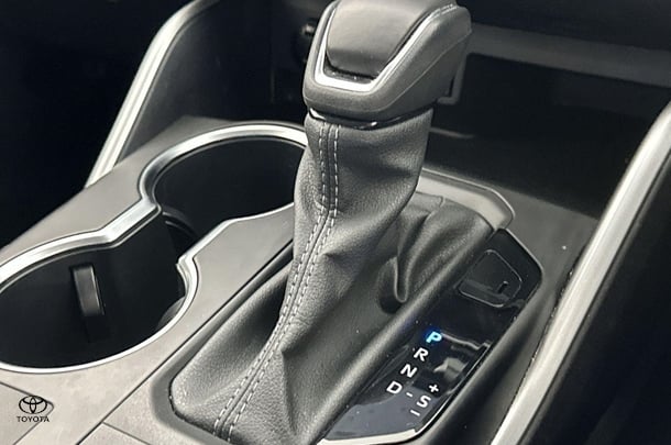 2024 Toyota Kluger Hybrid GX AWD image 26