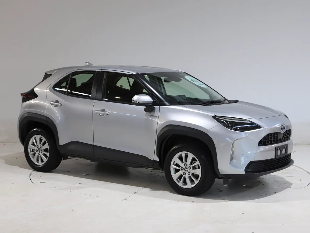 2022 Toyota Yaris Cross Hybrid GX image 1