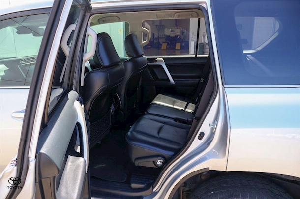 2019 Toyota Prado VX image 16