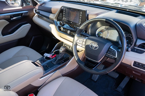 2021 TOYOTA Kluger Hybrid AWD GRANDE image 7