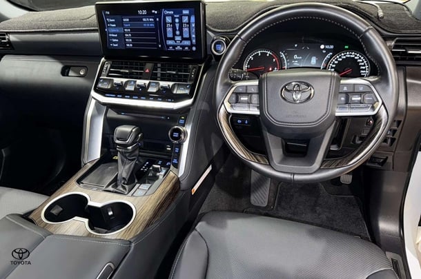 2022 Toyota Landcruiser VX image 4