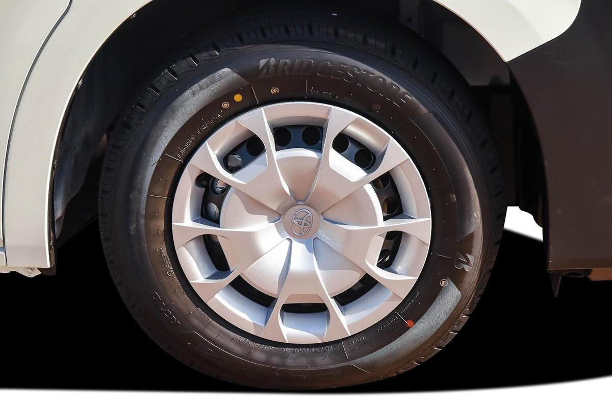 2025 Toyota Hiace Super LWB Auto image 7