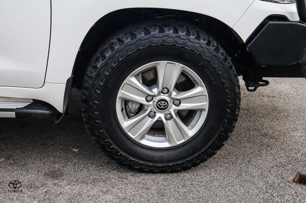 2019 Toyota Landcruiser GXL image 11