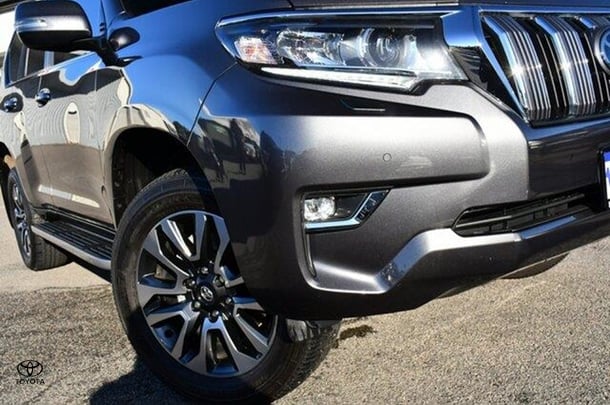 2022 Toyota Prado VX image 2