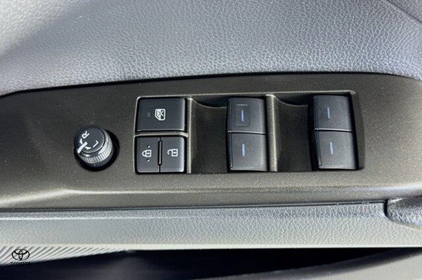 2023 Toyota Camry Ascent image 20