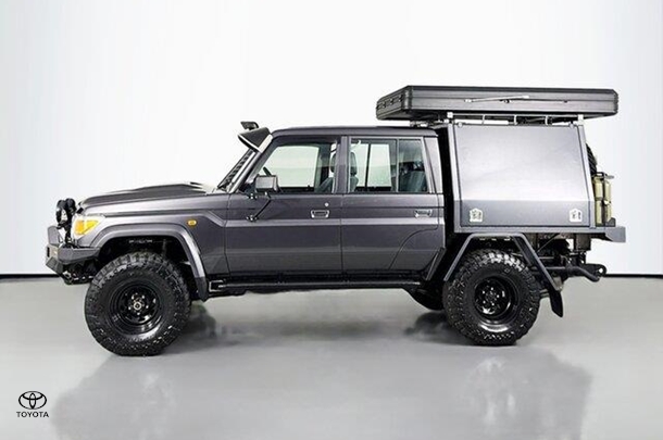 2019 Toyota LANDCRUISER MILITARY GXL image 5