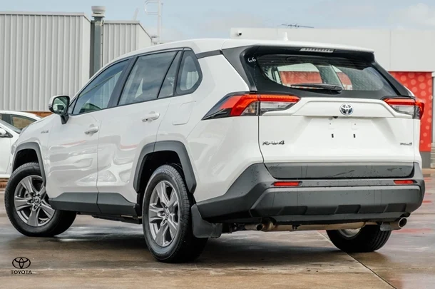 2024 Toyota RAV4 Hybrid GX-2WD image 2