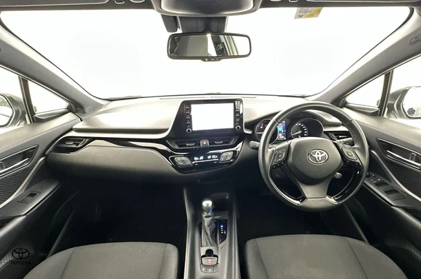 2023 Toyota CH-R GXL-2WD image 2