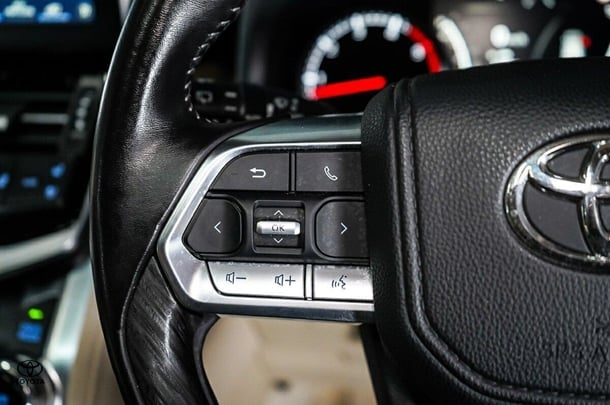 2023 Toyota Landcruiser Sahara ZX image 18