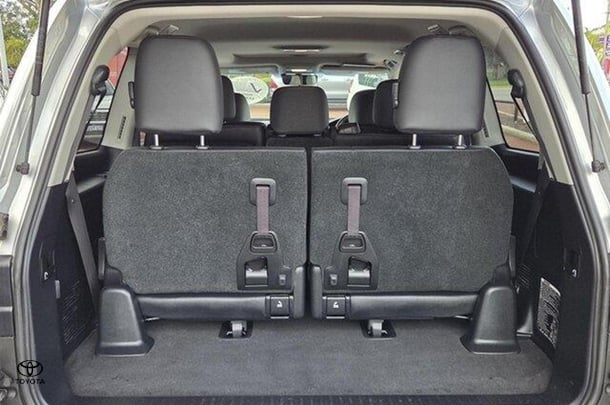 2020 Toyota Landcruiser VX image 13