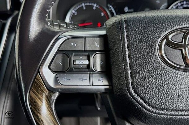 2022 Toyota LANDCRUISER VX image 18
