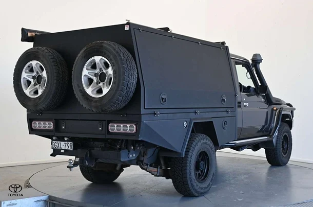 2021 Toyota LC Military GXL image 5