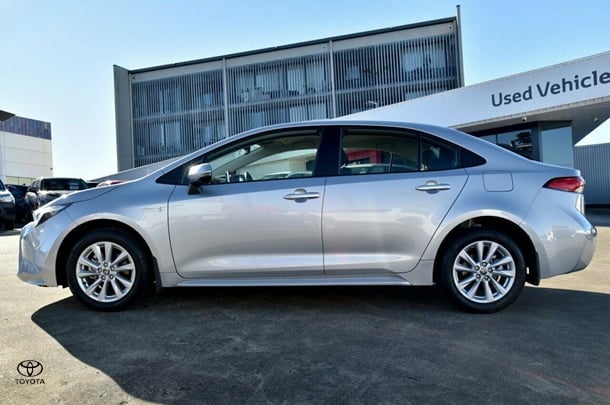 2024 Toyota Corolla Sedan Hybrid Ascent Sport image 2