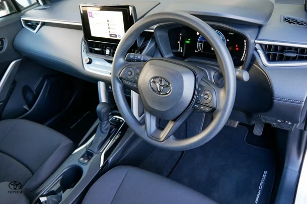 2023 Toyota Corolla Cross HV GX image 8