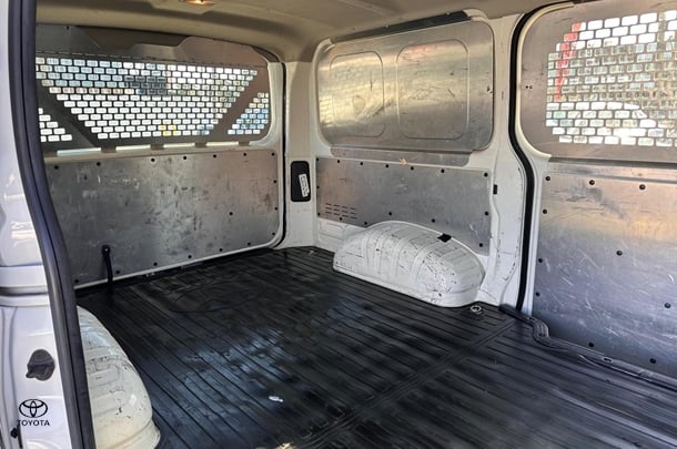 2021 Toyota HiAce LWB image 9