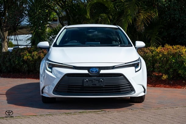 2024 TOYOTA Corolla Sedan Hybrid Ascent Sport image 4