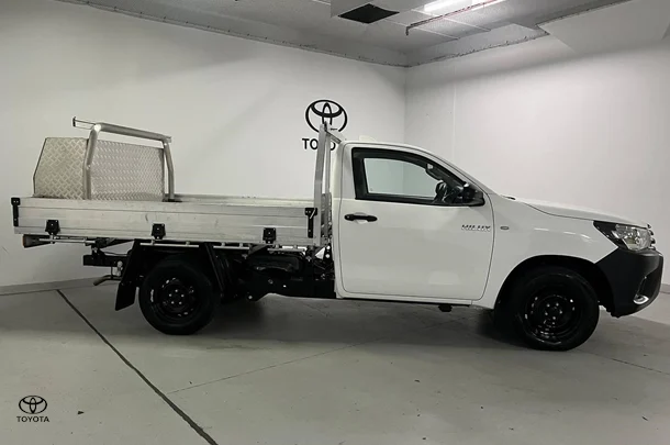 2024 Toyota Hilux Workmate image 4