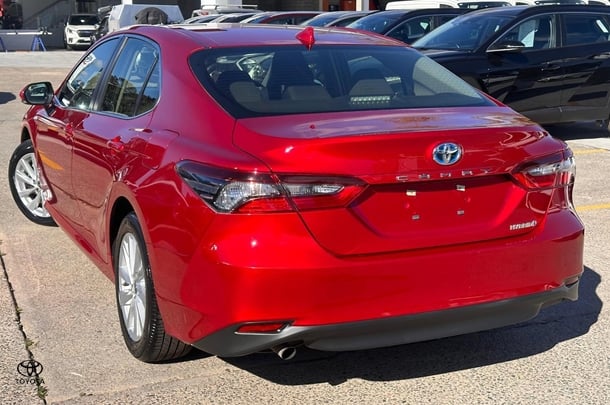 2023 Toyota Camry Hybrid Ascent image 2