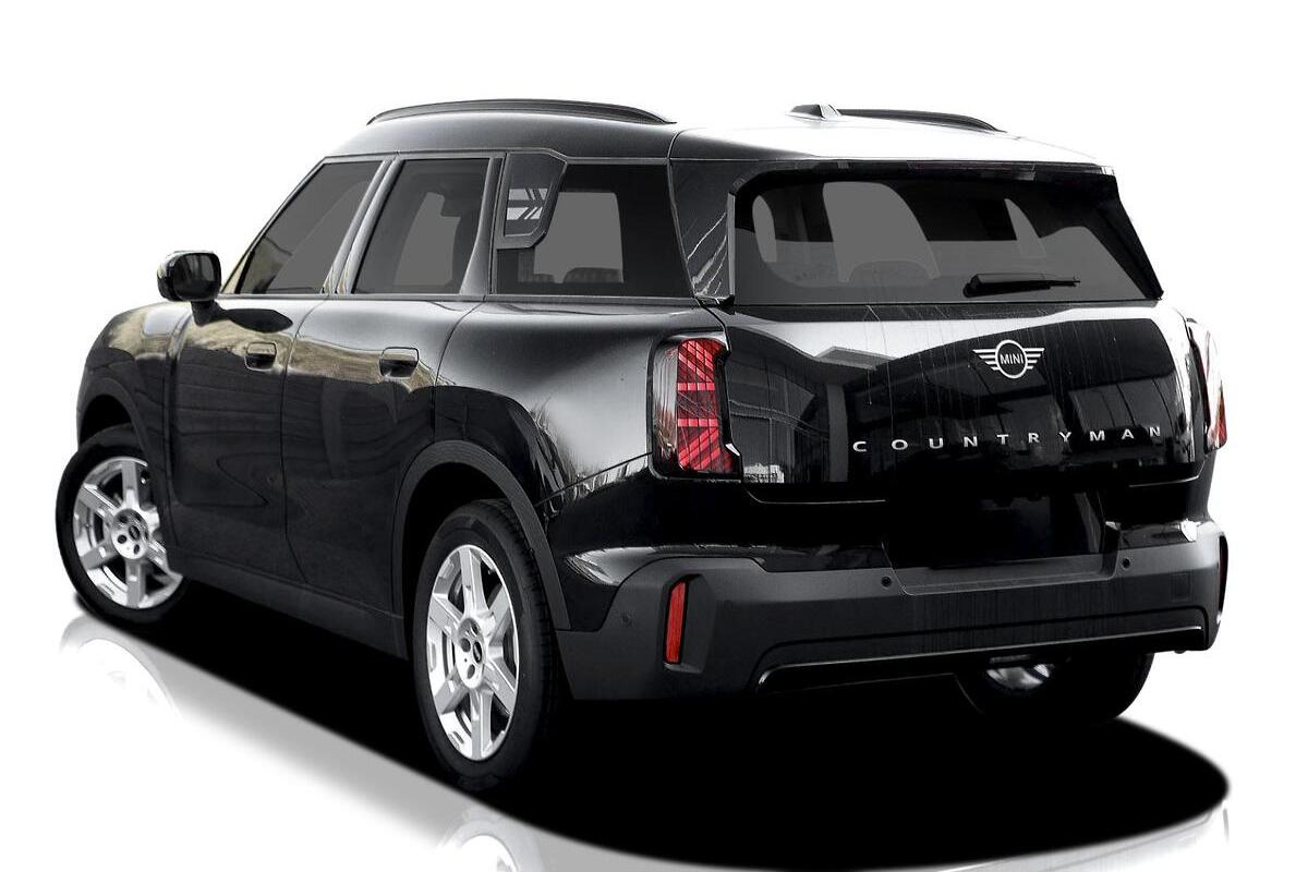 2024 MINI Countryman C Classic Auto image 4