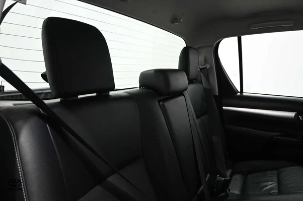 2018 Toyota Hilux 4x4 SR5 image 20