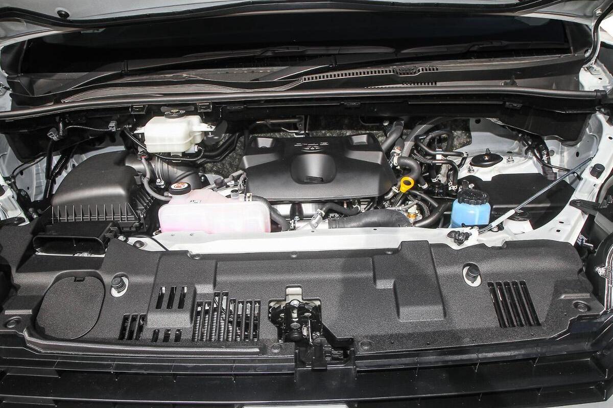 2024 Toyota Hiace LWB Auto image 10