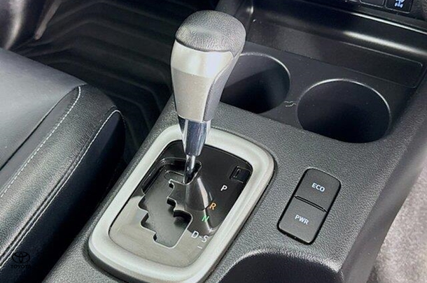 2022 Toyota Hilux SR5 image 16