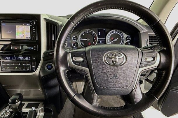 2021 Toyota LANDCRUISER GXL image 19