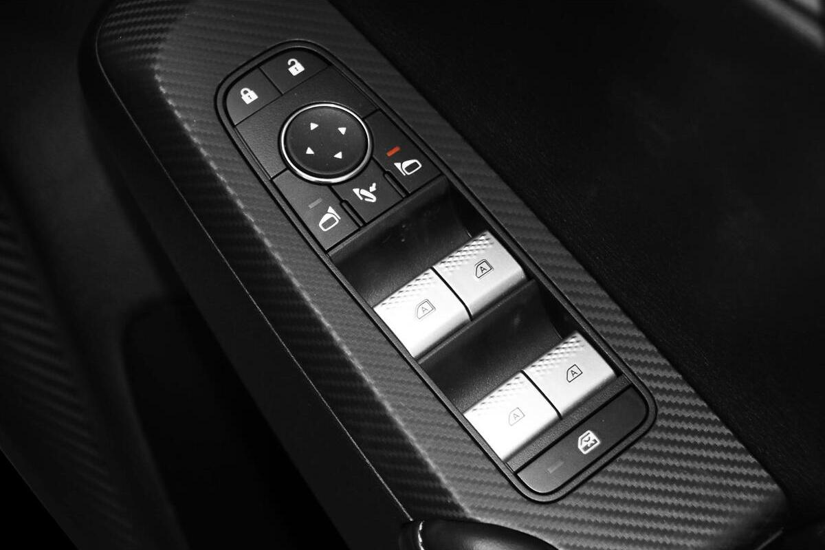 2024 Mitsubishi Outlander Black Edition ZM Auto 2WD MY24 image 19