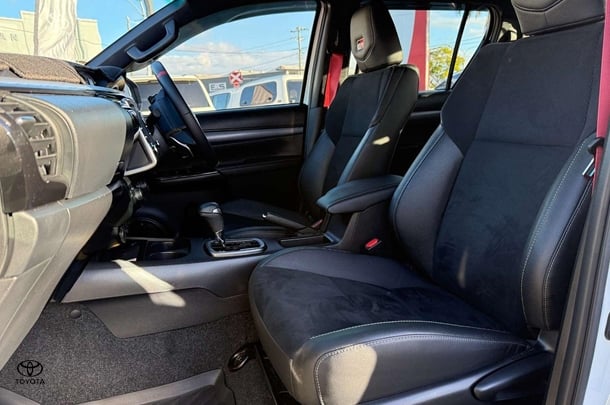 2024 Toyota Hilux GR-S image 3