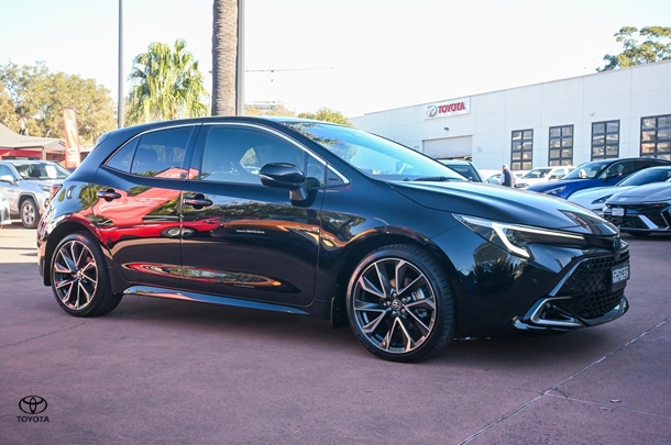 2024 TOYOTA Corolla Hatch Hybrid ZR image 3