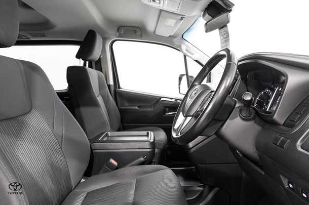 2022 Toyota Granvia Standard image 23