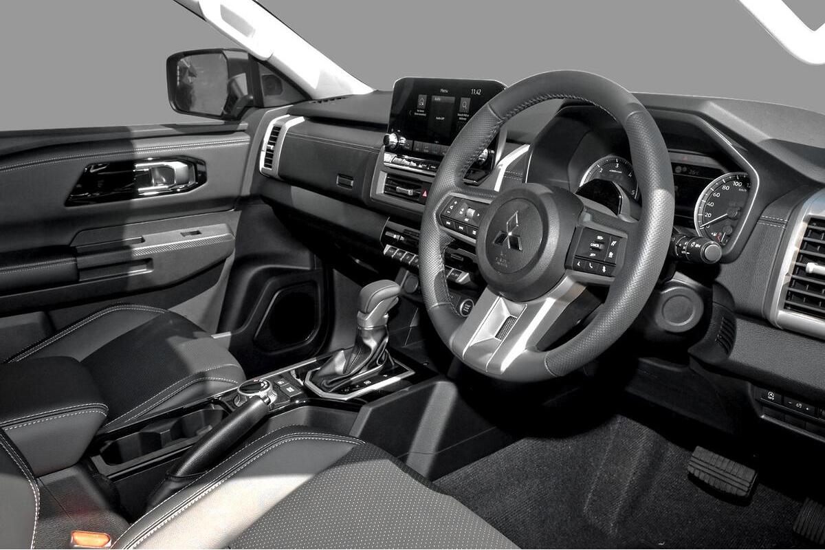 2025 Mitsubishi Triton GLS MV Auto 4X4 MY25 Double Cab image 4