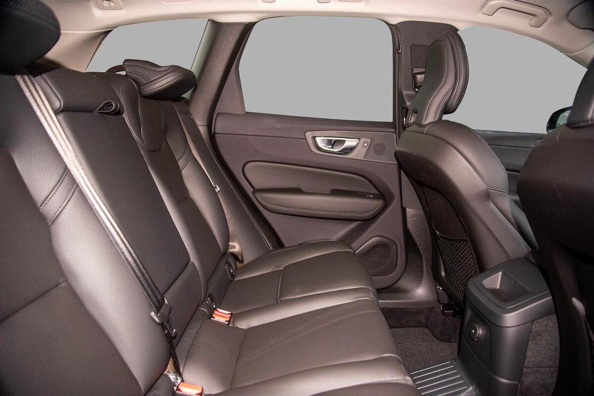 2025 Volvo XC60 Plus T8 Plug-In Hybrid Auto AWD MY25 image 9