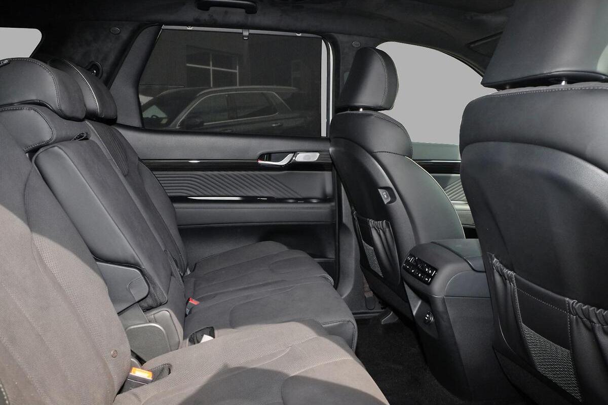 2025 Hyundai Palisade Calligraphy Black Ink Auto AWD MY25 image 7