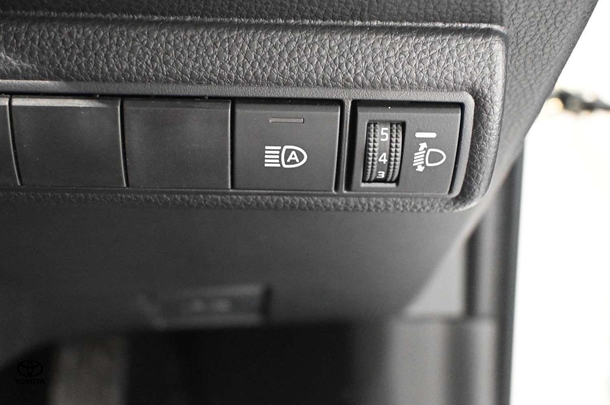 2024 Toyota Corolla Hatch Hybrid Ascent Sport image 18