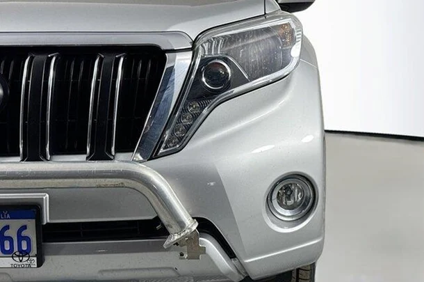 2017 Toyota Prado GXL image 3