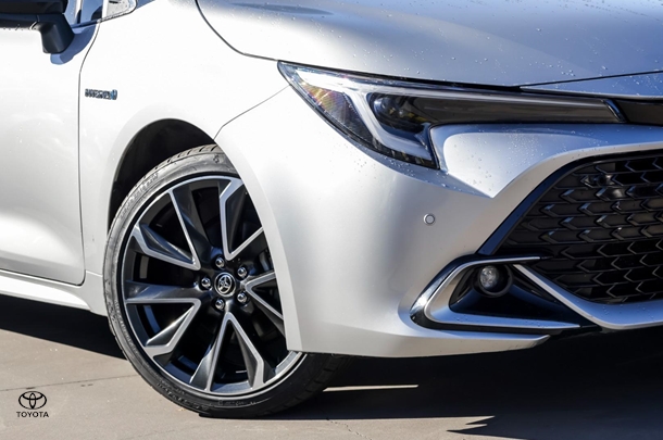 2023 Toyota Corolla ZR image 6