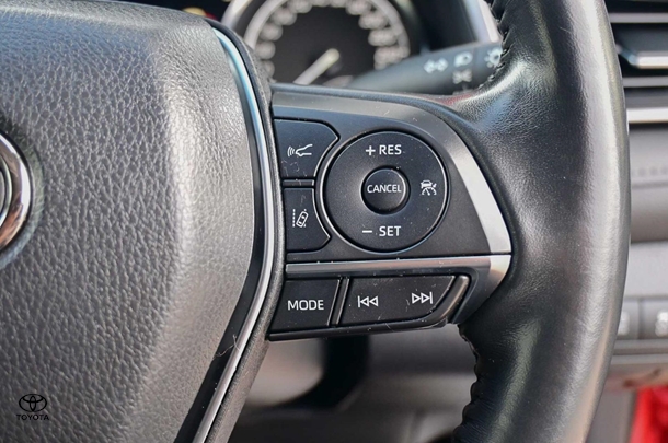 2021 Toyota Camry Hybrid SL image 19