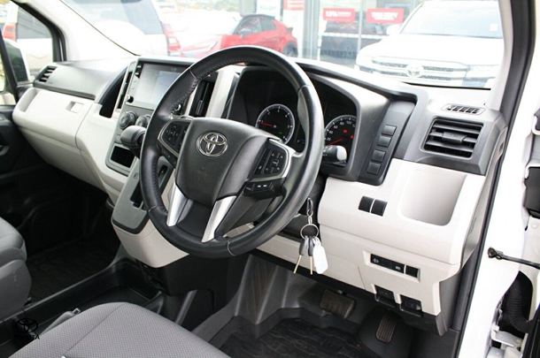 2020 Toyota Hiace LWB image 18