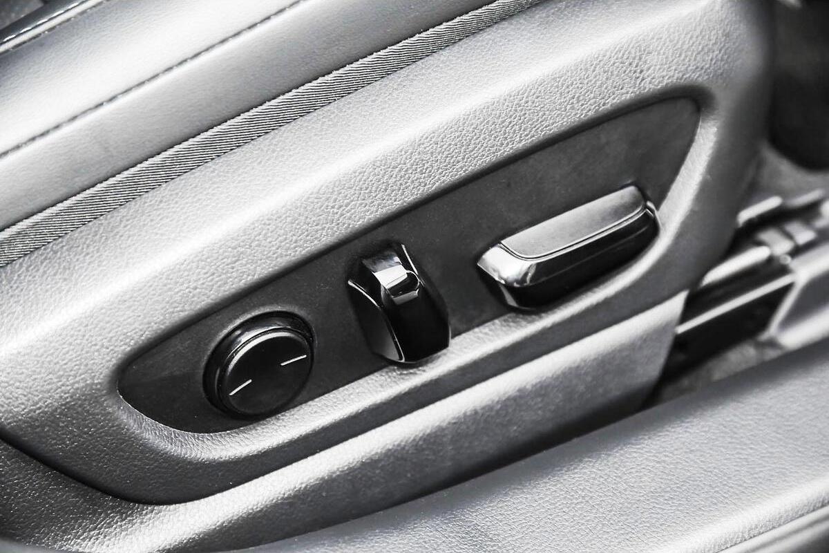 2024 Lexus ES ES300h Luxury Auto image 15