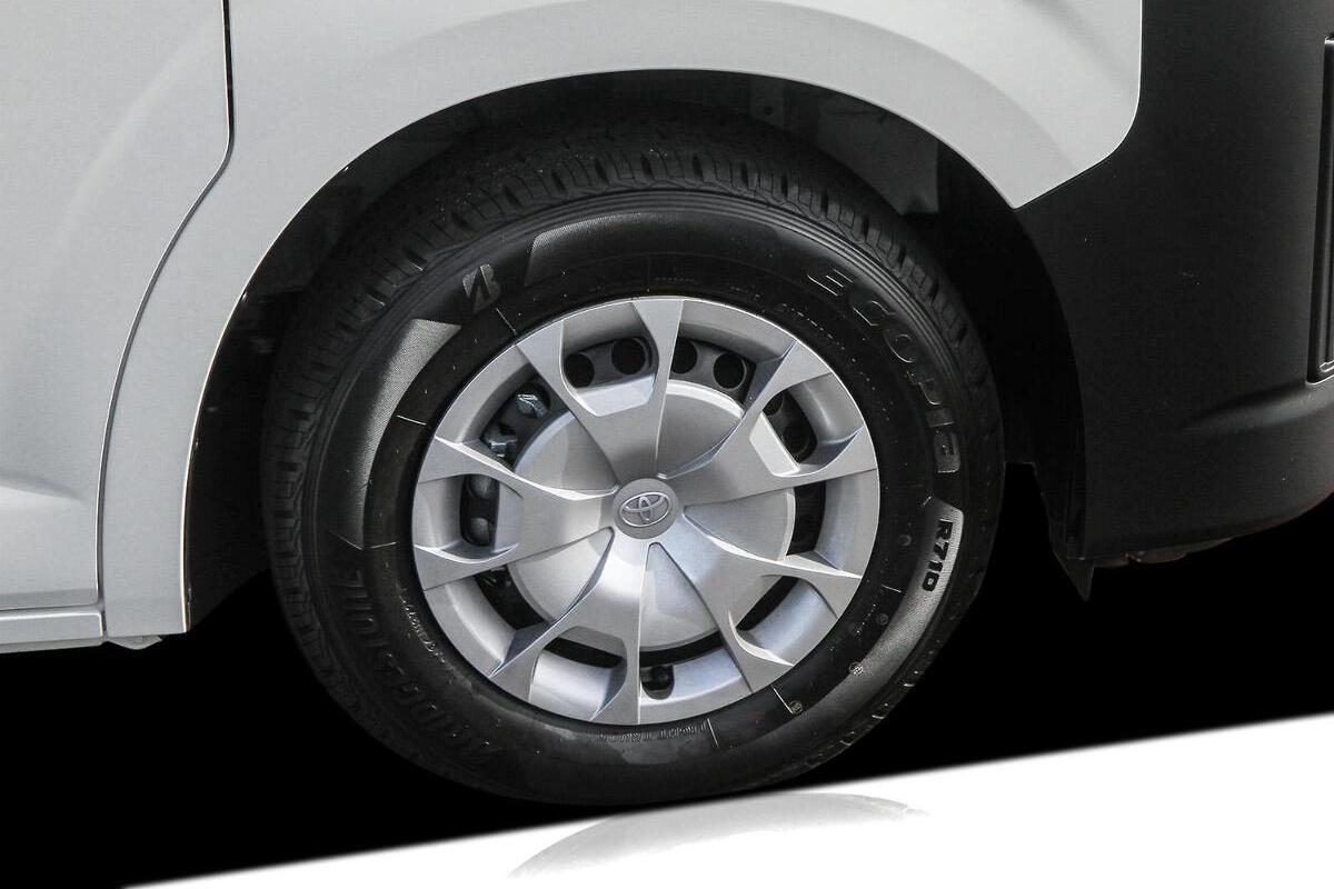2024 Toyota Hiace LWB Auto image 19