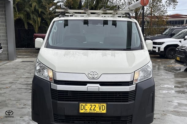 2021 Toyota HiAce LWB image 4