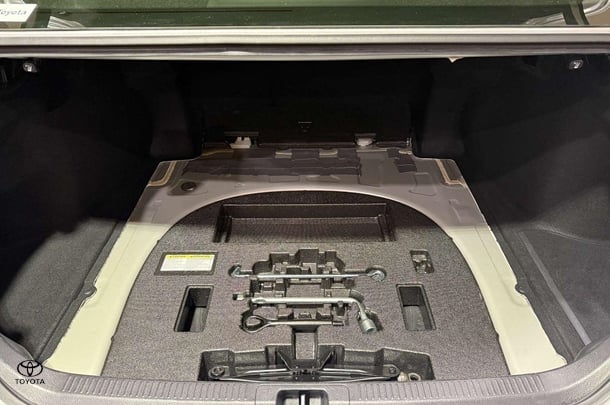 2024 Toyota Camry Hybrid Ascent image 13