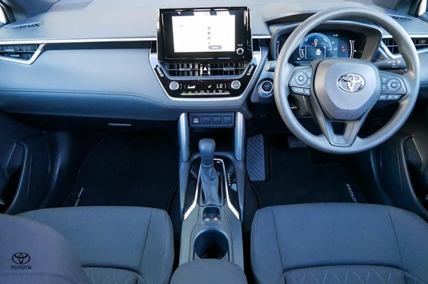 2023 Toyota Corolla Cross HV GX image 9
